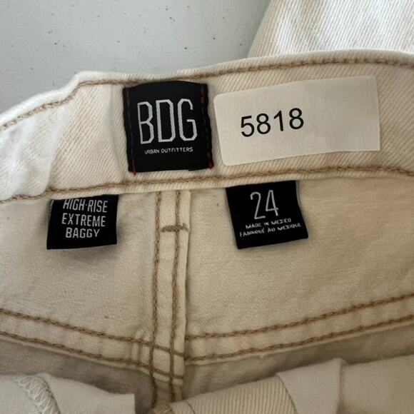 BDG Jeans Womens Size 24 Wide Leg Ivory High Rise Extreme Baggy 5 Pocket Style - Picture 3 of 9